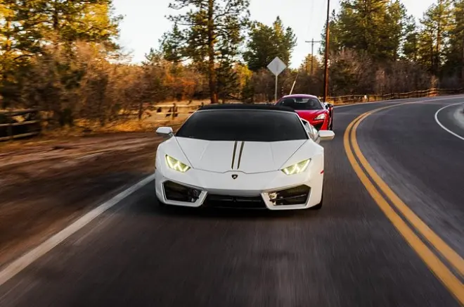 Test drive supercar esotiche a Denver: McLaren e Ferrari