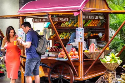 Port Louis: Heritage & Street Food Tour mit Marktverkostungen