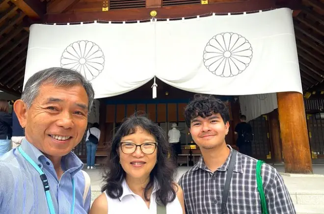 Santuario Hokkaido en Sapporo: Rituales y degustación de mochi