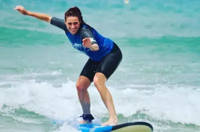 Clases de surf en Chiclana, playa de la Barrosa: Grupos pequeños