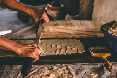 Step into hoi an’s backstreets for a local food walk, taste handmade cao lau noodles, meet family producers, and end with drinks in a favorite café. includes pickup.