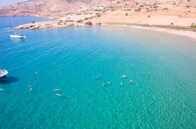 Rina-Höhle und Koufonisia ab Naxos: Schwimmen und Mittagessen