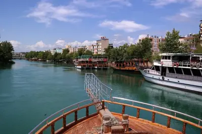Crociera sul fiume Manavgat, cascate e mercato da Belek