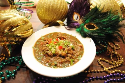 Erlebe new orleans wie ein einheimischer mit einem praktischen cajun-kochkurs im french quarter. koche gumbo, shrimp Étouffée & bananas foster – wein inklusive.