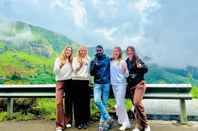 Nuwara Eliya Tee-Tour mit Ramboda-Wasserfall und zwei Plantagen