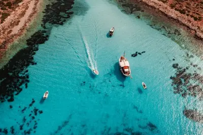 Blue Lagoon & Antiparos Sea Caves tour from Alyki: Four stops