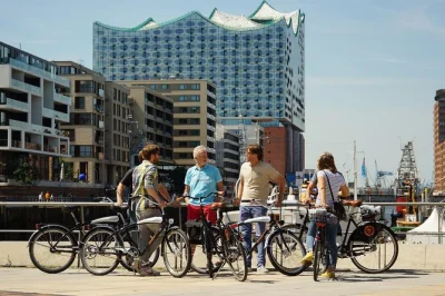 Feel the city’s rhythm on a guided hamburg bike tour—elbphilharmonie, hafencity, st. michael’s church, and local stories. includes bike, helmet, and friendly guide.