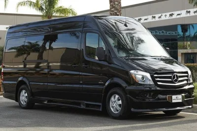 Siente el cambio de ciudad a montaña con un shuttle directo del aeropuerto de vancouver a whistler, con wifi gratis, conductores locales y recogida fácil en yvr.