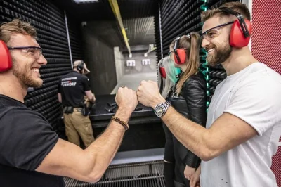 Erlebe den nervenkitzel in prags modernem schießstand mit privatem trainer, abholung vom hotel und regionalem snack. alles inklusive für einen sicheren, unvergesslichen tag.