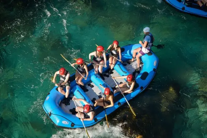 Tara Rafting: 22 km durch Europas tiefste Schlucht