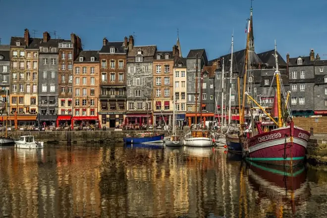 Honfleur tour privato a piedi: Strade medievali e porto