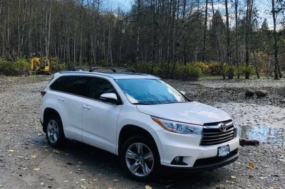 Feel the pulse of vancouver on a private city tour—stanley park, granville island, horseshoe bay, and more. includes hotel pickup, local guide, and flexible stops.