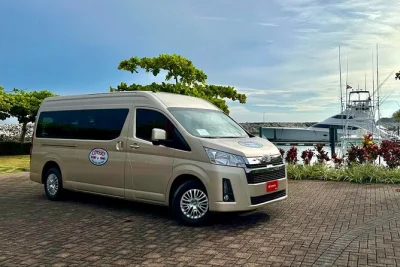 San josé flughafen nach jaco: komfortabler privattransfer im klimatisierten van mit kostenlosem wlan, flexibler abholung und platz für bis zu 6 personen. jetzt buchen!