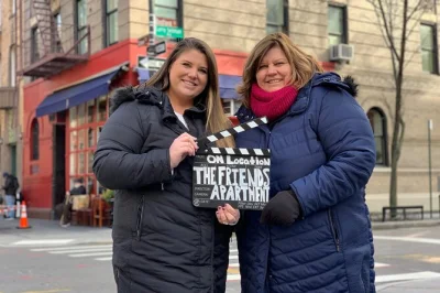 Feel the buzz of new york’s famous tv & movie spots, from friends to seinfeld, on a guided tour led by a real actor. includes quick stops & flexible group options.