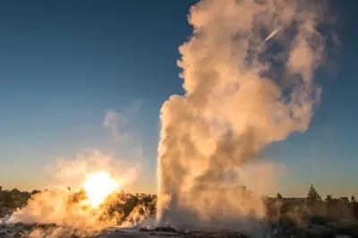 Rotorua : Geysers, vallées volcaniques et culture maorie à vivre