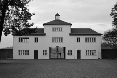 Sachsenhausen Camp Memorial Tour from Berlin: Private Guide