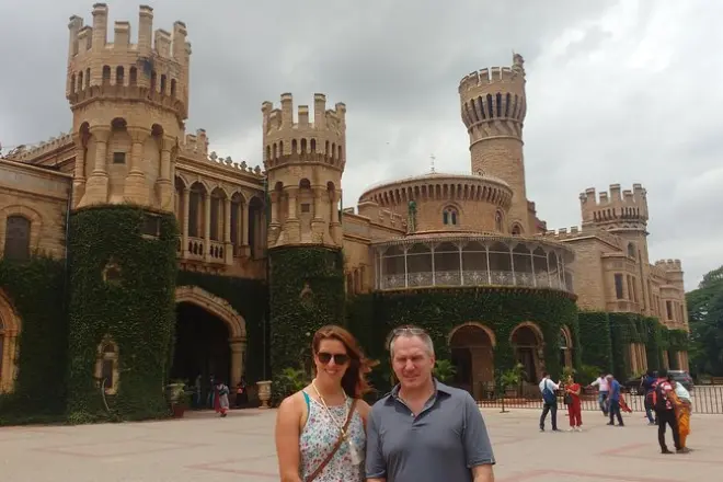 Full-day Bangalore tour: Palace, gardens, markets with guide