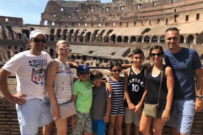 Roma, coliseu e fórum: tour em grupo pequeno para crianças com jogos, histórias e guia local. ingresso sem fila e diversão para toda a família.