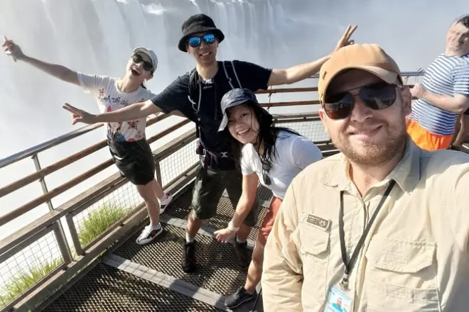 Cataratas del Iguazú Brasil y Argentina: Tour privado con auto y guía