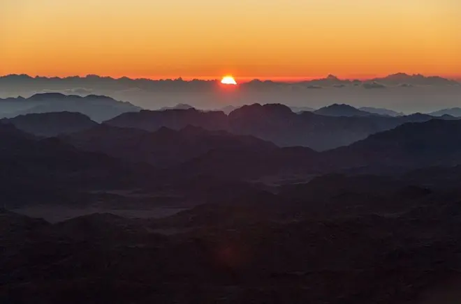 Amanecer en monte Sinaí con ascenso privado desde Sharm El Sheikh