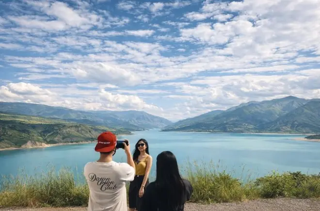Passeio a cavalo perto de Tashkent: Charvak, Chimgan e Amirsoy
