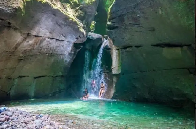 Dominica waterfalls, hot springs & gorge swim: Small group