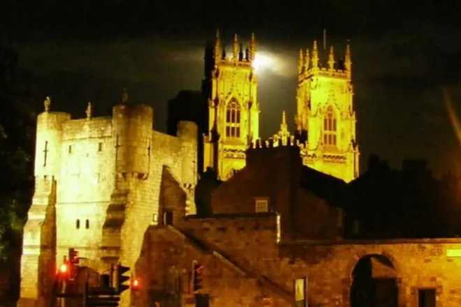 Tour privado de fantasmas en York: 2 horas después del anochecer