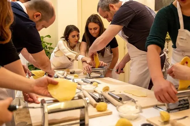 Corso di pasta e tiramisù a Ostuni: Prepara due tipi di pasta