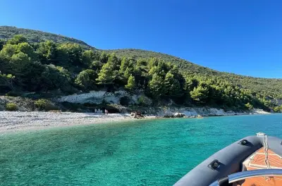 Bootstour ab Vlore zur Haxhi Ali Höhle & Halbinsel Karaburun