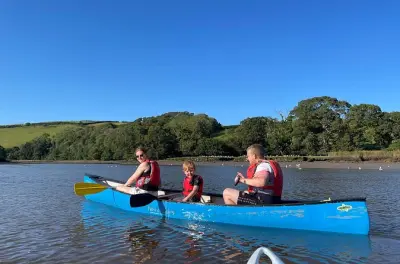 Paseo en canoa guiado por el río Dart, cerca de Totnes, medio día