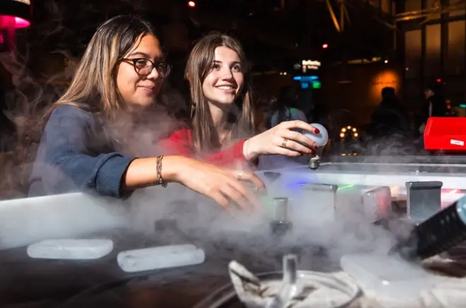 Exploratorium after dark le jeudi : Coupe-file, réservé aux adultes
