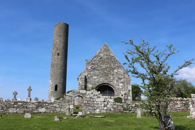 Inis Cealtra eBike tour and boat trip to Holy Island