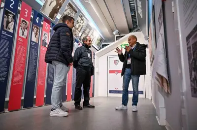 Visita allo stadio di Cagliari con museo e aperitivo sardo
