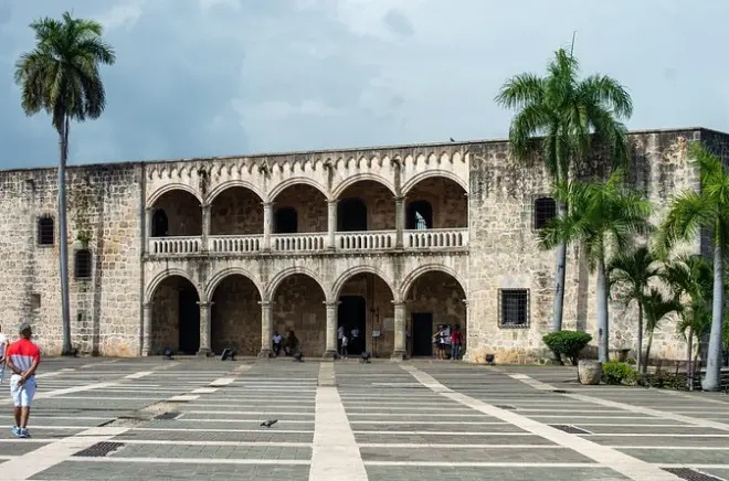 Santo Domingo zona colonial y lago de los Tres Ojos: Tour cultural