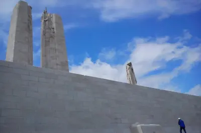 Vimy Ridge & Somme Battlefield Tour: Canadian WW1 Sites