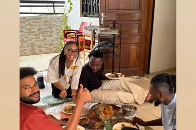 Clase de cocina de Jollof en Dakar: Aprende a cocinar como un local
