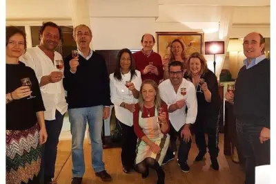 Cena o tapas portuguesas en Cascais: Historias locales y vino
