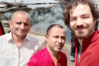 Explore udaipur by tuk tuk in one day. visit city palace, lake pichola, saheliyon ki bari, fateh sagar lake & more. private guide, local tips included.