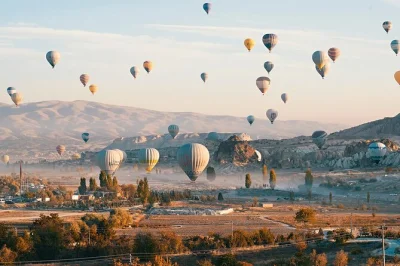 Explore cappadocia’s highlights with a private guide, hotel pickup, and a local 3-course lunch. perfect for travelers short on time.