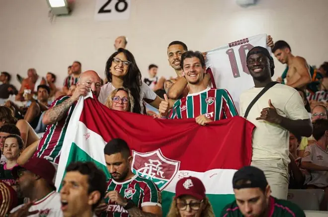Fluminense match at Maracanã Stadium: Watch with locals