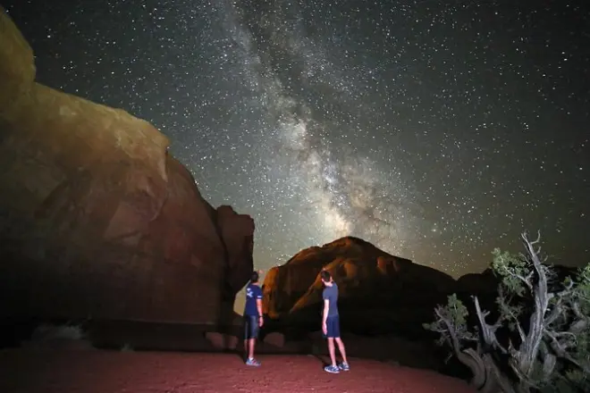 Monument Valley Stargazing Tour: Navajo guide, night sky stories