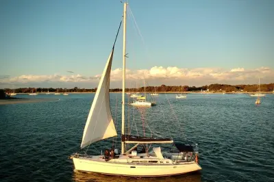 Gold Coast Sailing Cruise: Sparkling Wine & Small Group