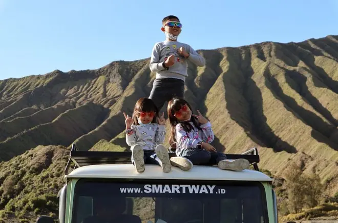 Tour nascer do sol no monte Bromo: Caminhada na cratera e 7 paradas