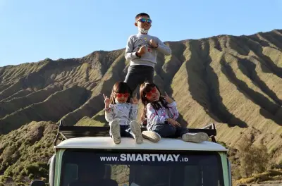 Tour nascer do sol no monte Bromo: Caminhada na cratera e 7 paradas