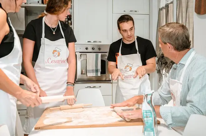 Cours de pâtes et tiramisu à Ostuni : Cuisinez avec une Cesarina