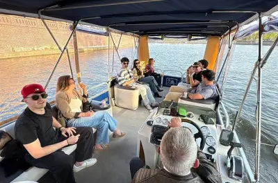 Passeio de catamarã em Wrocław: 45 minutos pela Ilha da Catedral