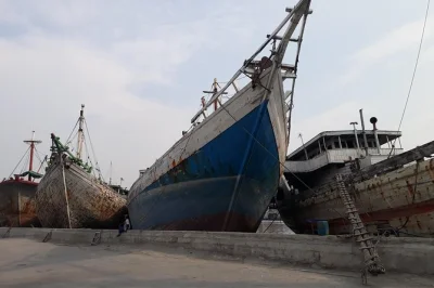 Scopri l’antica batavia di jakarta, passeggia in piazza fatahillah, visita il porto di sunda kelapa ed esplora chinatown in un tour guidato con pick-up incluso.