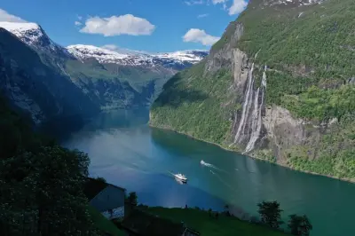 Geirangerfjord boat tour from Hellesylt: Seven Sisters waterfall