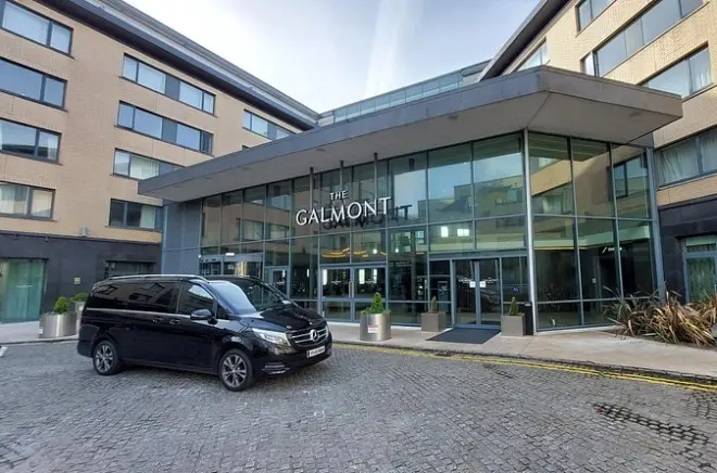 Transfert privé de Dingle à Galway en Mercedes-Benz avec chauffeur
