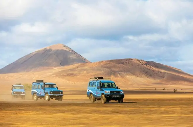 Sal : 4x4 et baignade dans la lagune salée de Pedra de Lume